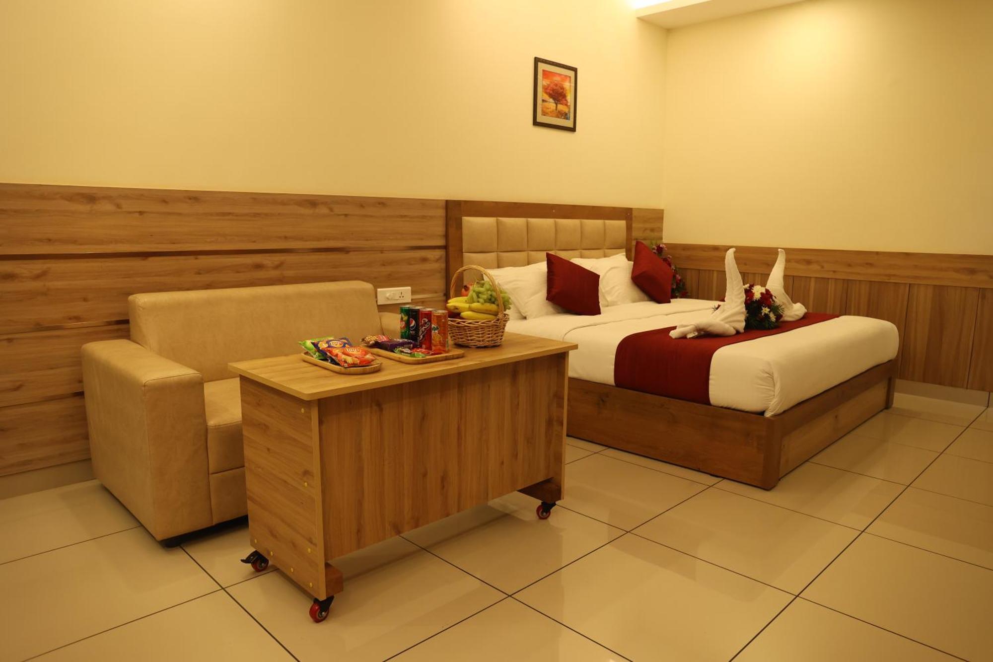 Balaji Regency Kanhangad Kannangad Exterior foto