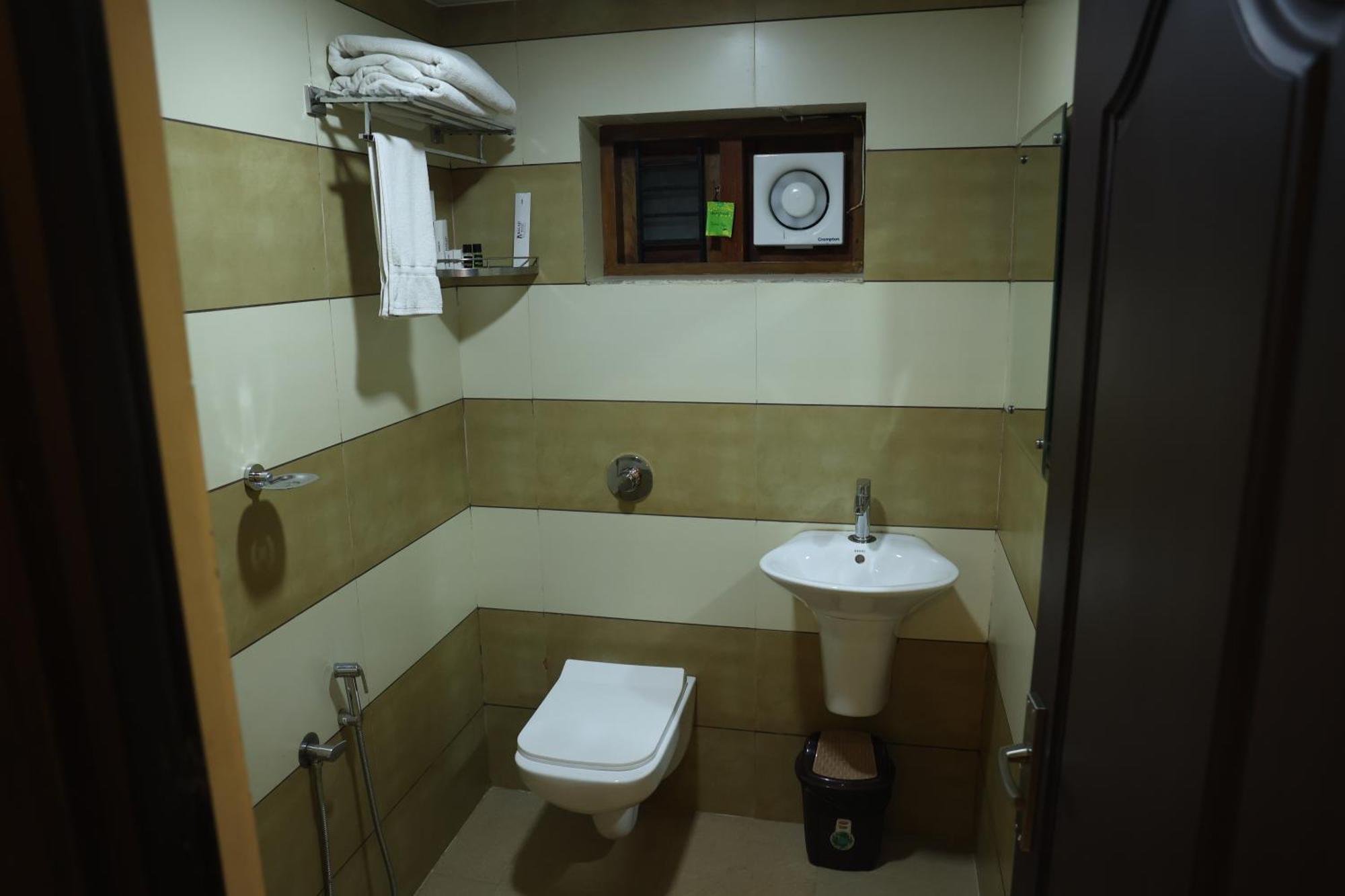 Balaji Regency Kanhangad Kannangad Exterior foto